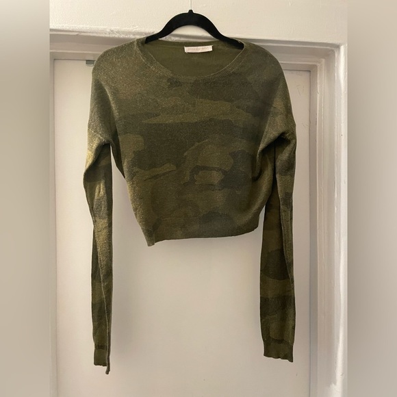 pookie & sebastian Sweaters - Pookie & Sebastian Green Camo long sleeve Sweater size Medium